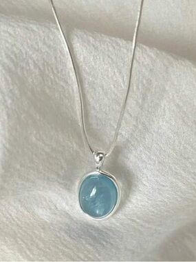 Delicate 925 Silver
Aquamarine Minimalist Design Snake Bone Necklace